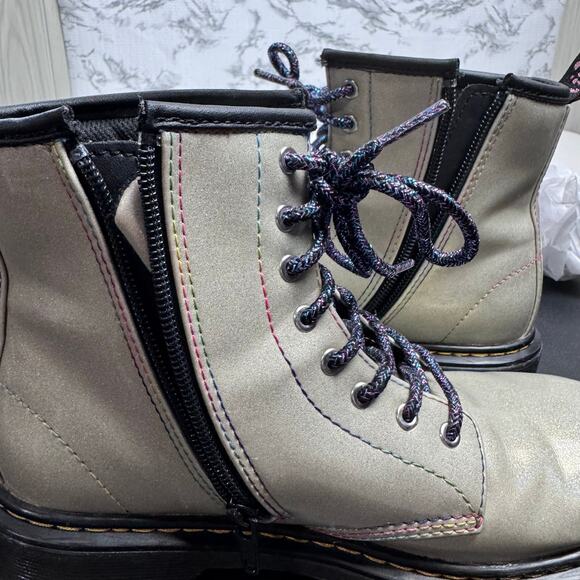 Dr Marten’s Junior 1460 Sparkle Rays Lace Up Combat Boots Girls Size 4 Silver - Picture 13 of 14